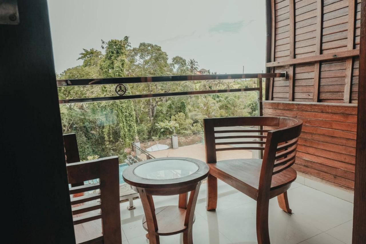 Sekar Arum Riverside Resort In Canggu Танаг-Лот Екстер'єр фото