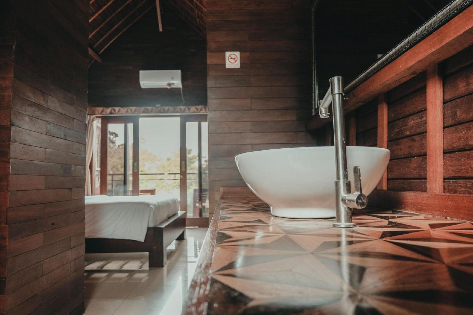 Sekar Arum Riverside Resort In Canggu Танаг-Лот Екстер'єр фото
